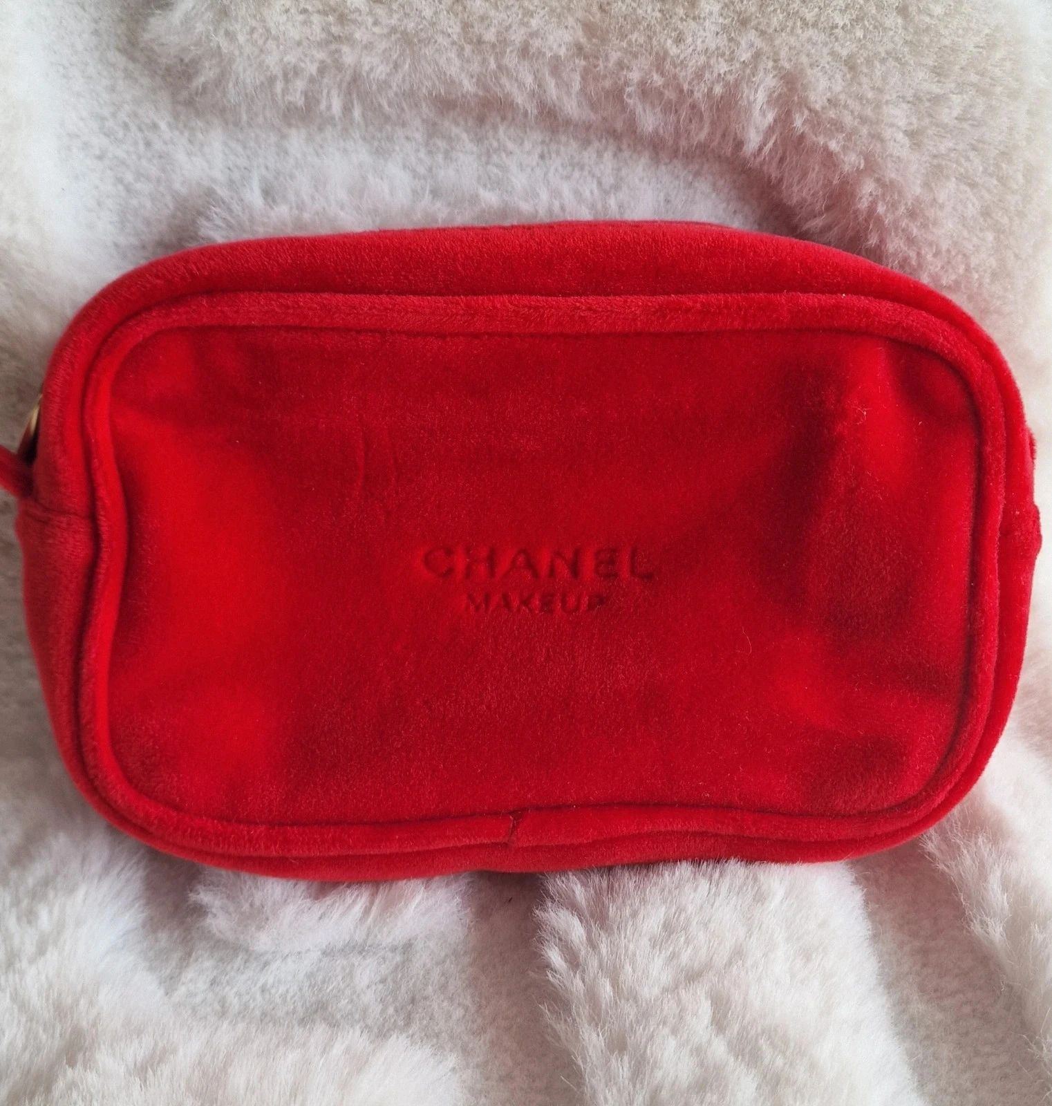 Chanel Makeup red velvet pencil case – Brand new – VIP gift – photo 2